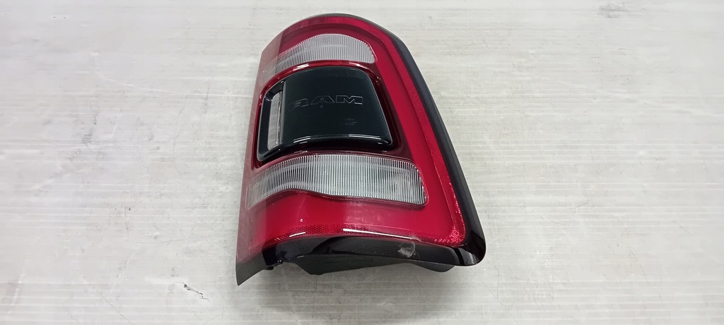 фото №1, Dodge ram 1500 v 5 led лампа правая задняя задняя czarna blindspot мёртвая зона
