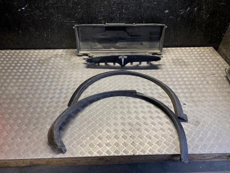 фото №10, Капот tesla model x 2016 103431700b