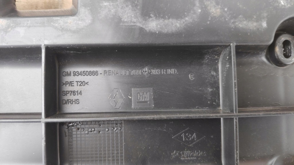 Кронштейн  кронштейн порог правая  перед renault trafic 3 93450866 с Разборки