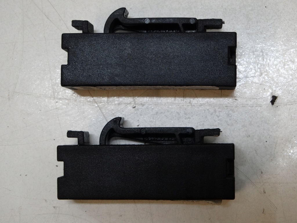 фото №1, Кронштейн шторка skoda octavia ii 1z9867825c