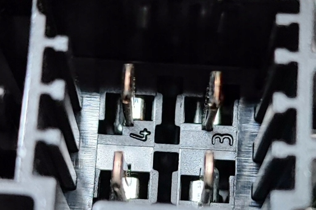 фото №5, Mercedes-benz eqb x243 жгут трубопровод дверь передних правых a1775409410