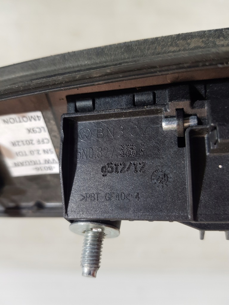 фото №9, Накладка крышки багажника микровыключатель vw tiguan 5n 2.0 tdi 12r lift eur