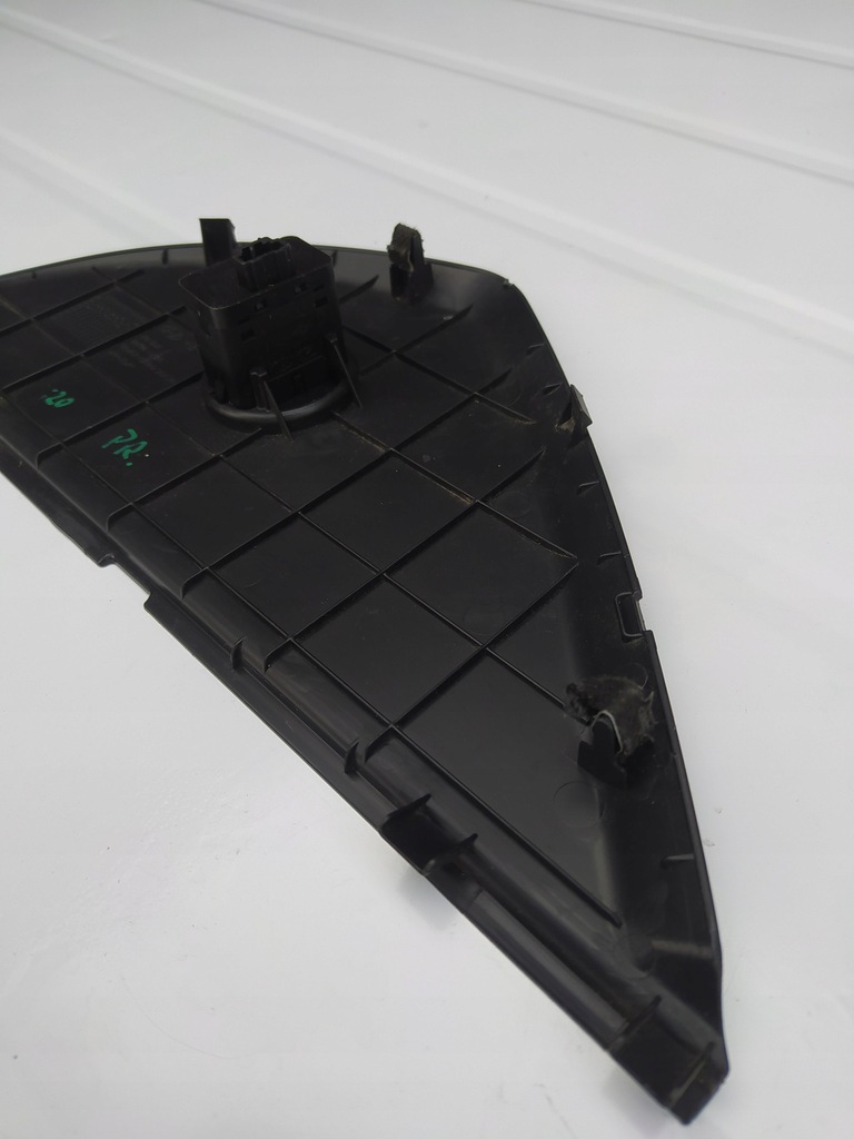 фото №6, Заглушка панель приладів консолі права - hyundai i20