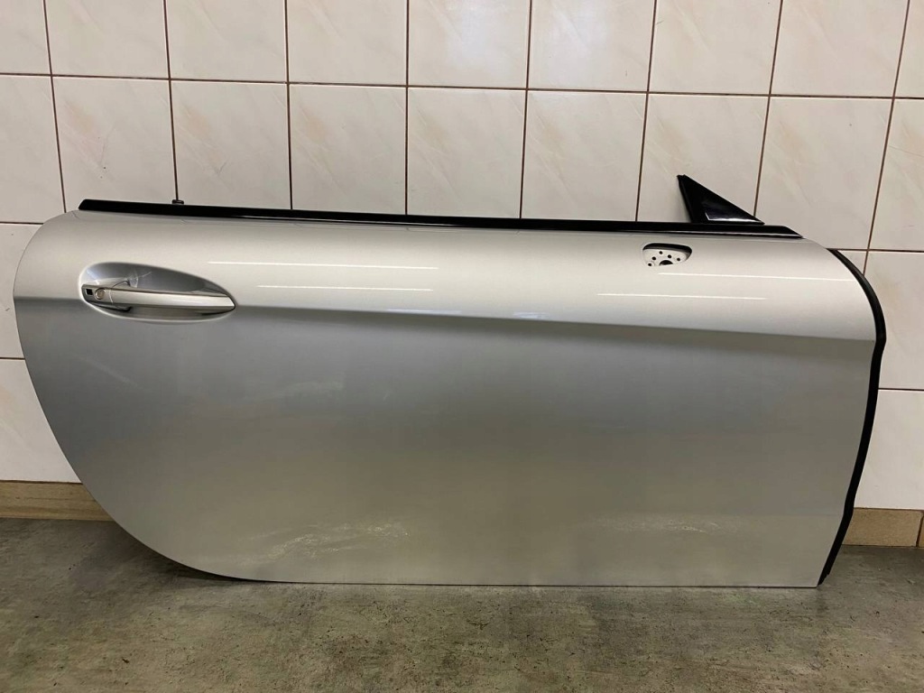 Купити Двері передні праве mercedes sl r231