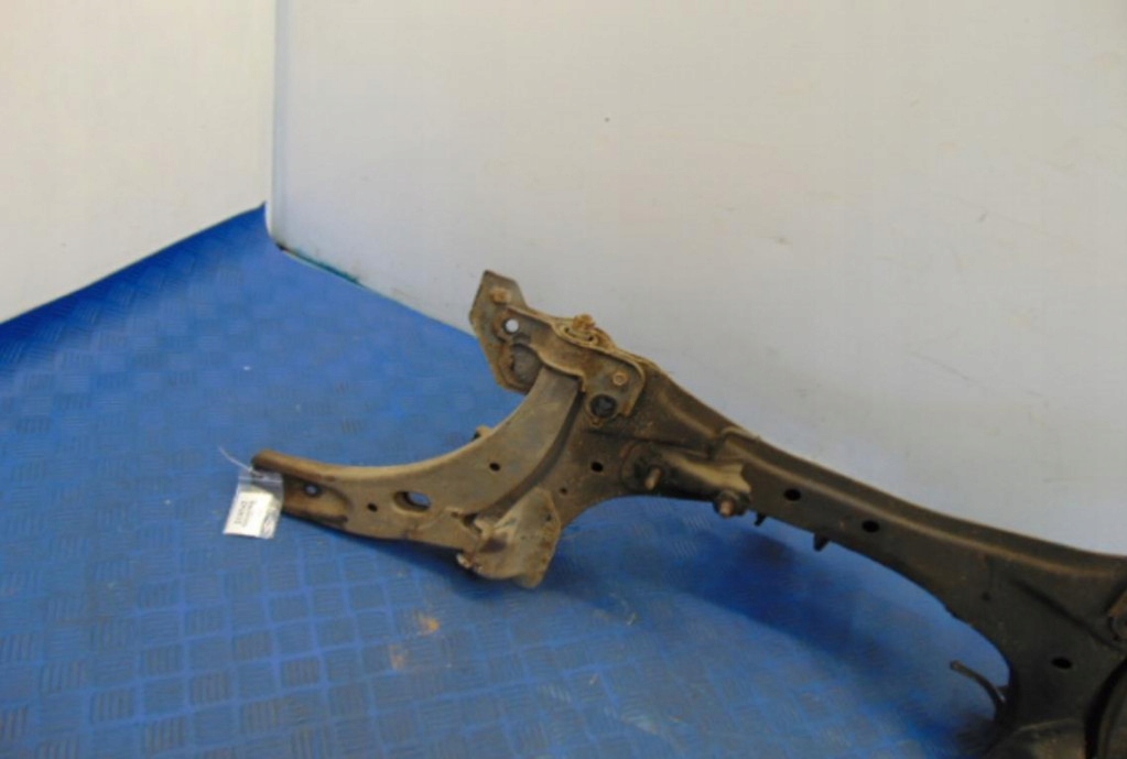 фото №5, Kia carens ii 2.0crdi підрамник підрамник двигуна