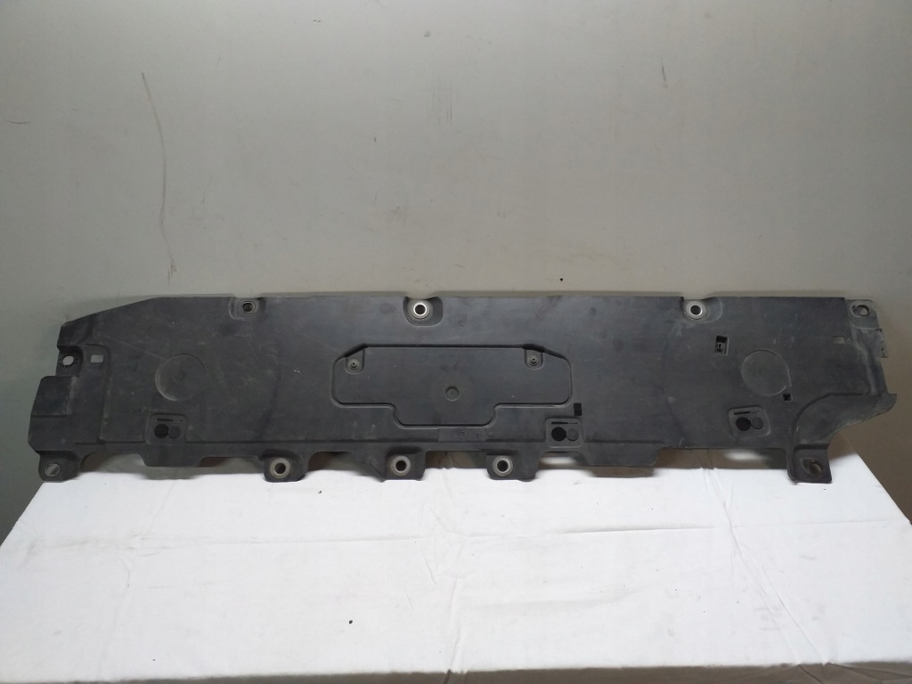 Купить Volvo накладка подвеска левая