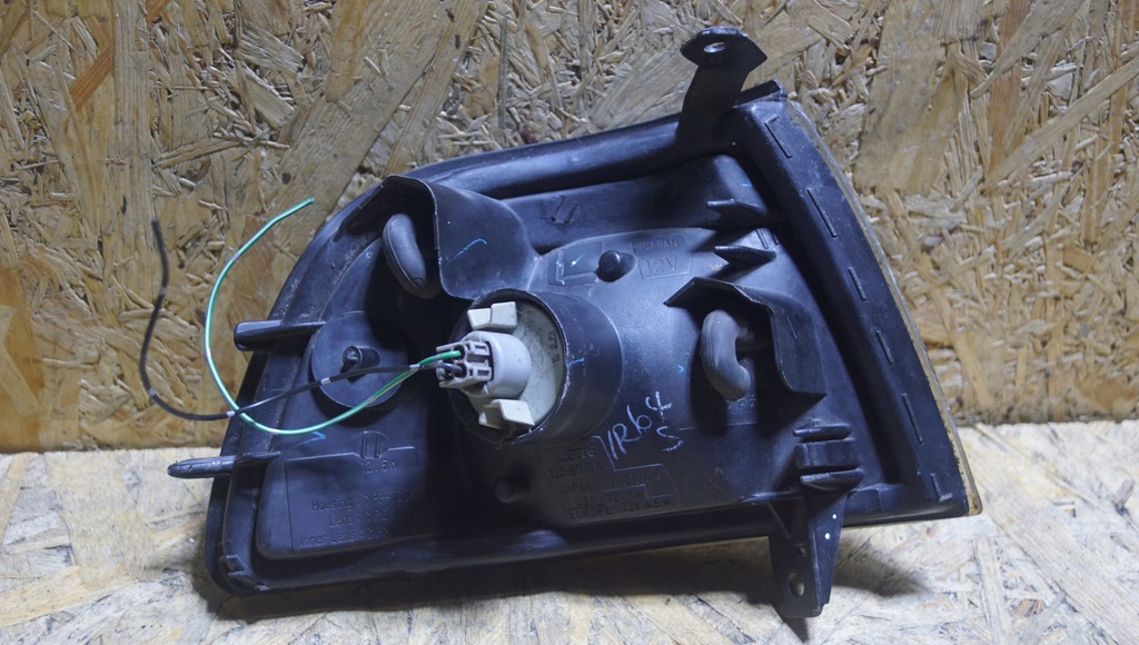 фото №4, Поворотник левый перед mitsubishi challenger