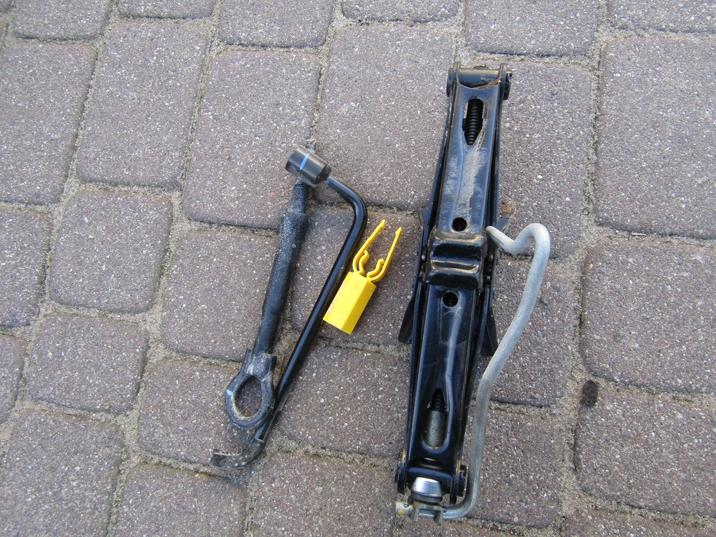 фото №1, Peugeot 2008 i lwarek підйомник ключ do перемикання koł13 19r