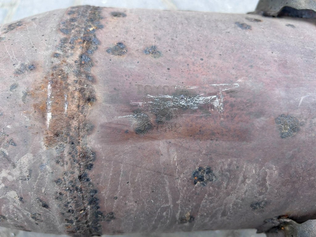 Avensis t27 1.6 1.8 2.0 b каталізатор гасник середній gy7 Ціна