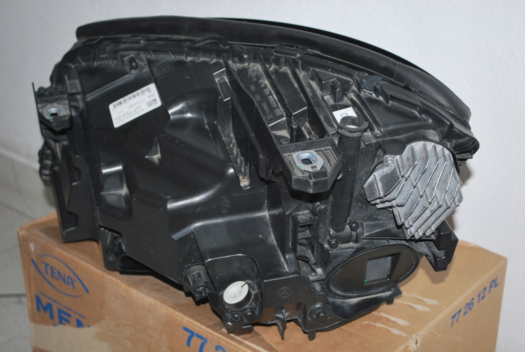 Фара правый  перед фара mercedes gla 156 рестайлинг  full led a1569067000 Недорого