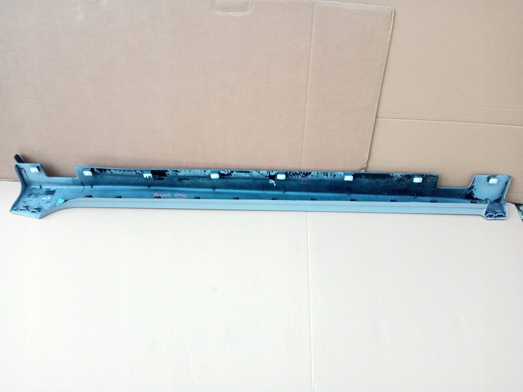 Hyundai ioniq правий молдинг поріг в Україні