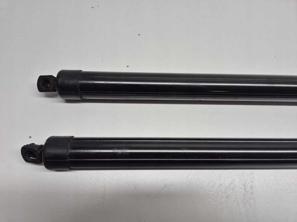 фото №5, Volvo v60 ii амортизатори задній кришки багажника оригінал 2018-