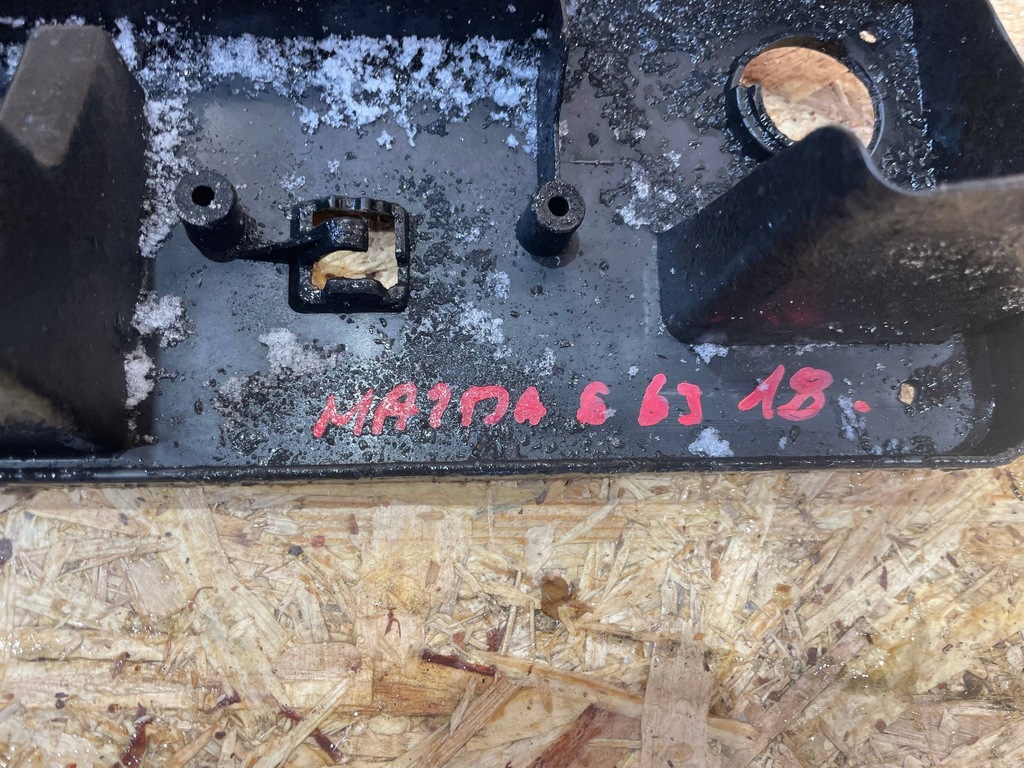 фото №14, Mazda 6 gj iii 3 lift 18-24 молдинг подкладка pod номерной знак бампер перед