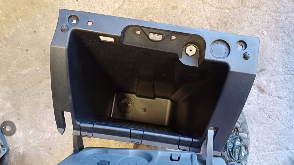 фото №2, Ford focus mk2 бардачок