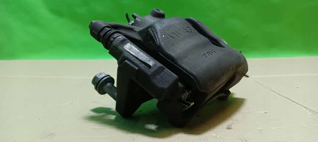 фото №8, 8v0615123d суппорт тормозной левый перед passat b8 2.0 tdi kombi