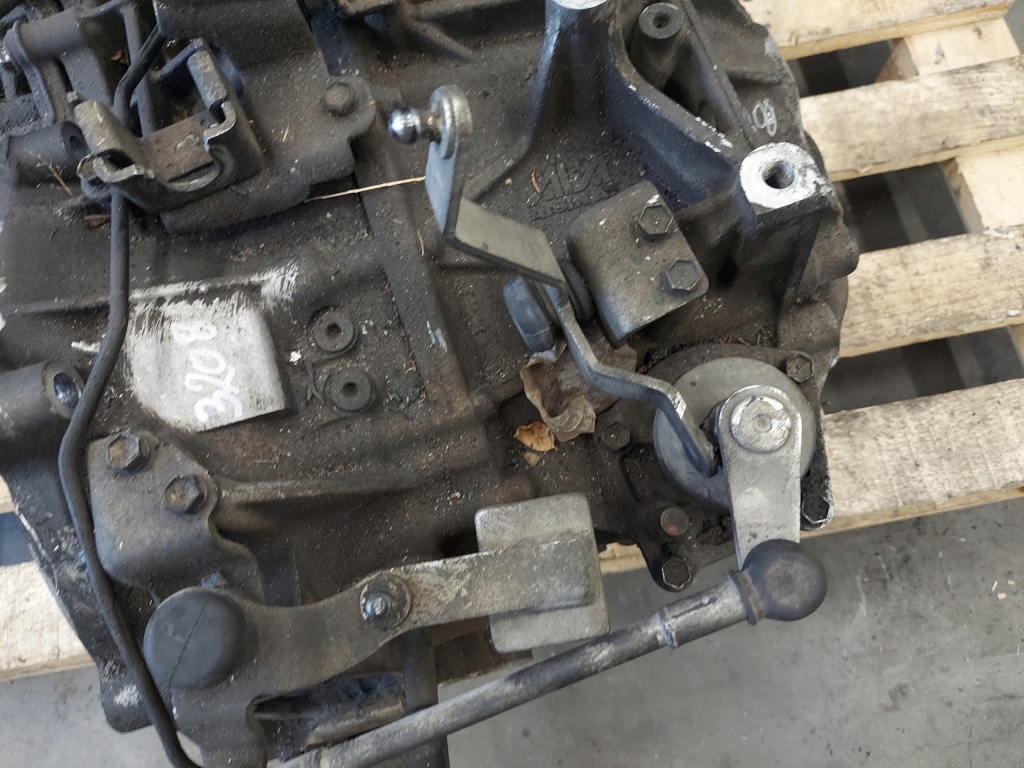 Коробка передач dodge caliber patriot 4x4 2.0 tdi bwd дизель Зі Шроту