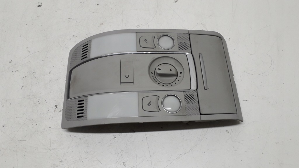 фото №1, Audi a6 c6 лампа освещение кабины 4f0947135ca