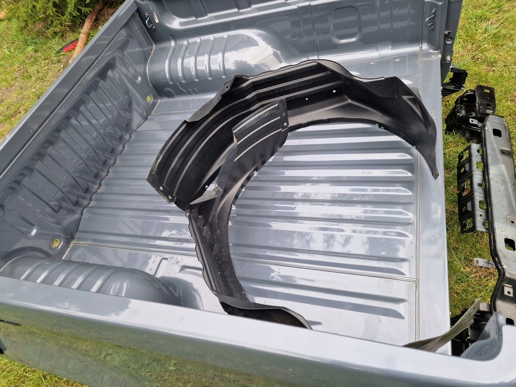 фото №12, Isuzu d max dmax 2023 2024 2025 кузов піддон борт крила задня кришка багажника лампа