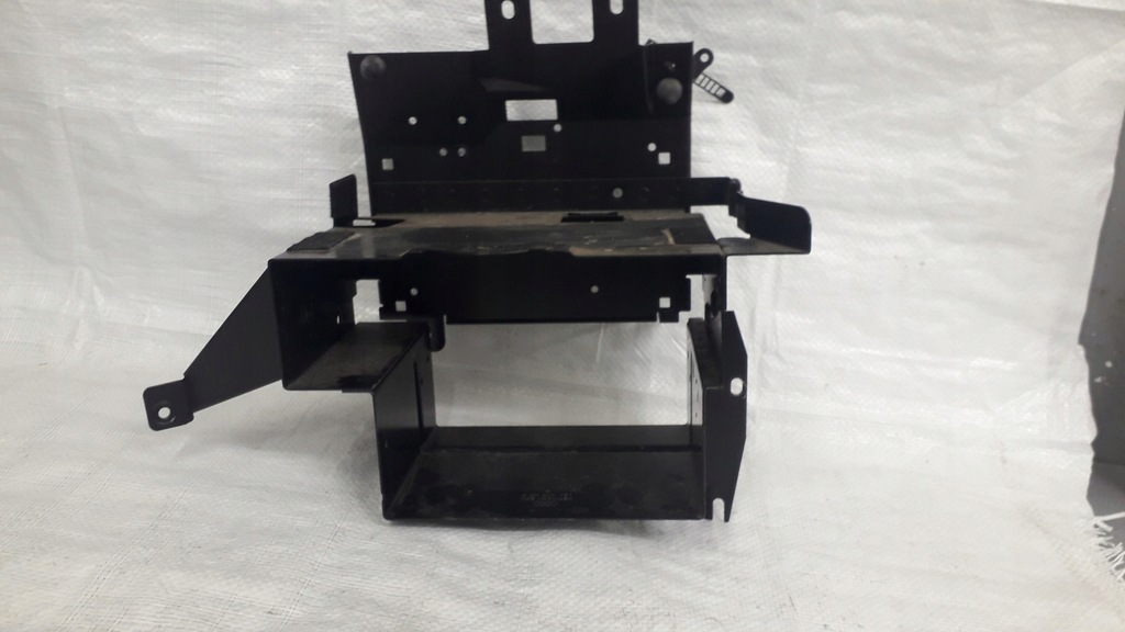 фото №6, Audi a6 c5 кронштейн каркас чейнджер 4b9035115f