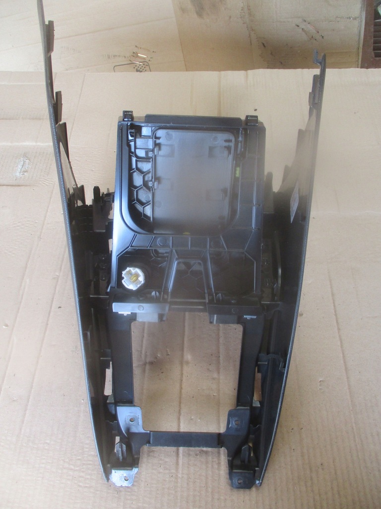 фото №7, Рамка тунель середнього 2ga863680 vw t-roc