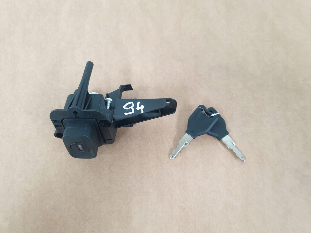 фото №1, Замок кнопка крышки задний trafic ii vivaro primastar 2001-2014