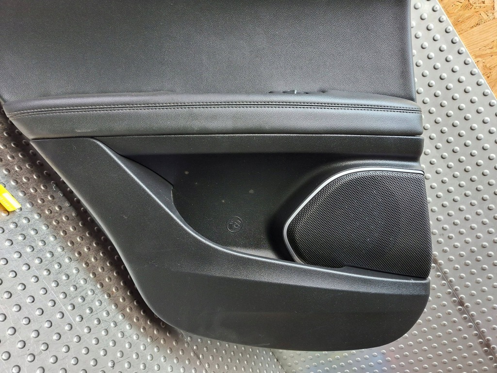 Обивка дверь карка задняя левое  alfa romeo stelvio 16- 156197052 Цена