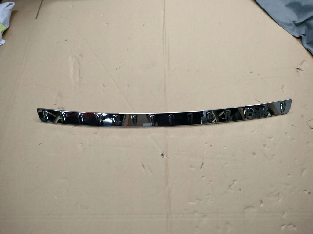 фото №1, Mercedes b-klasa w246 молдинг хром бампер задняя оригинальный номер cała