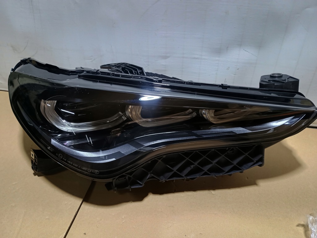 Лампа правая перед full led alfa romeo stelvio 0051580999ac nowa оригинал Цена