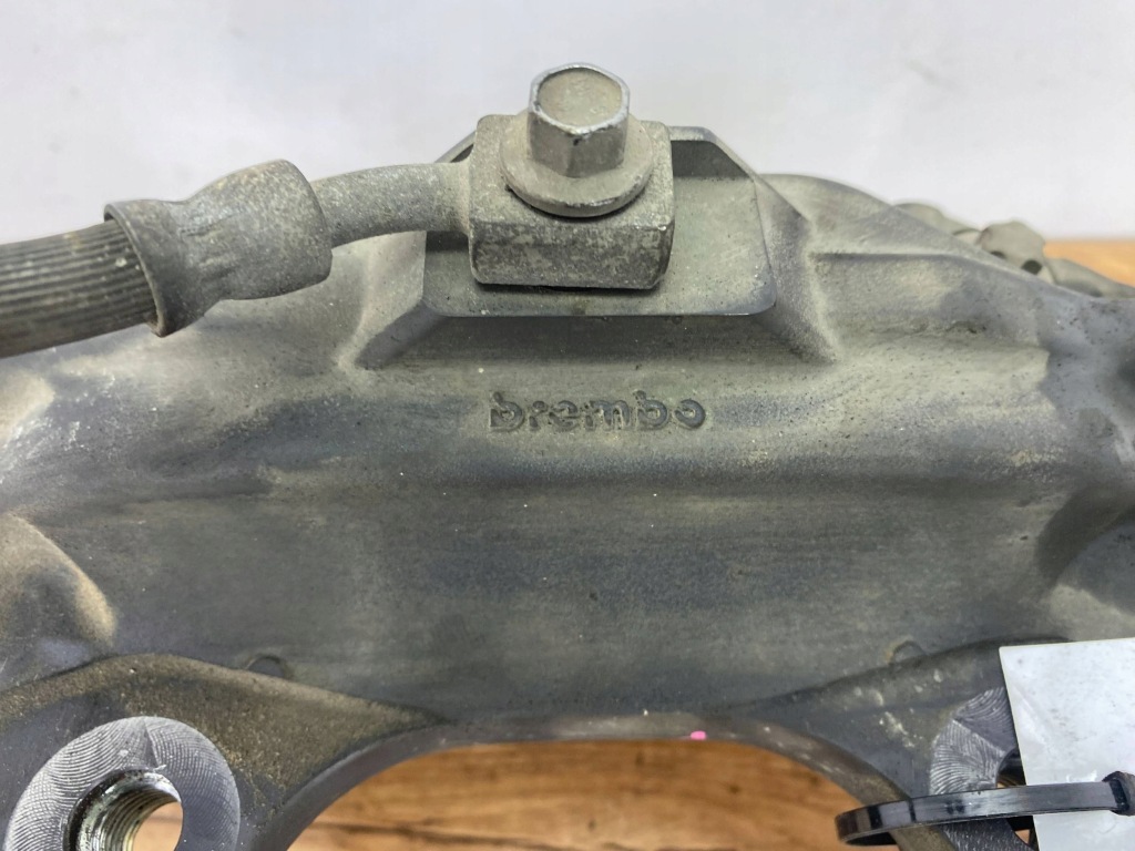 Супорт гальмівний передній brembo cadillac cts 3 2014+ Оригінал