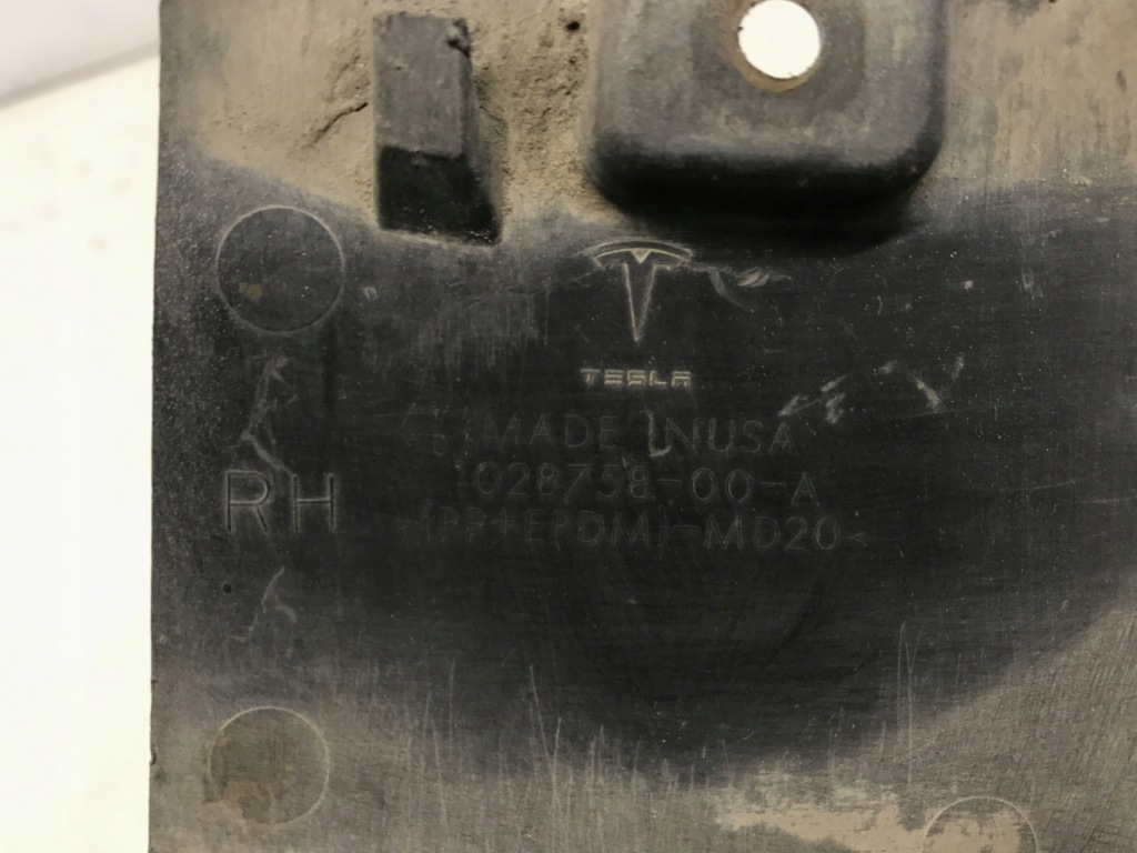 Tesla s рестайлинг  завершение порог правое 1028758-00-a Киев