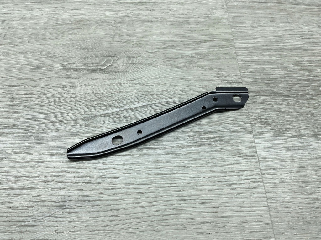 фото №1, Направляющая крепёжная с правой стороны бампера mercedes-benz w238 a2388854001