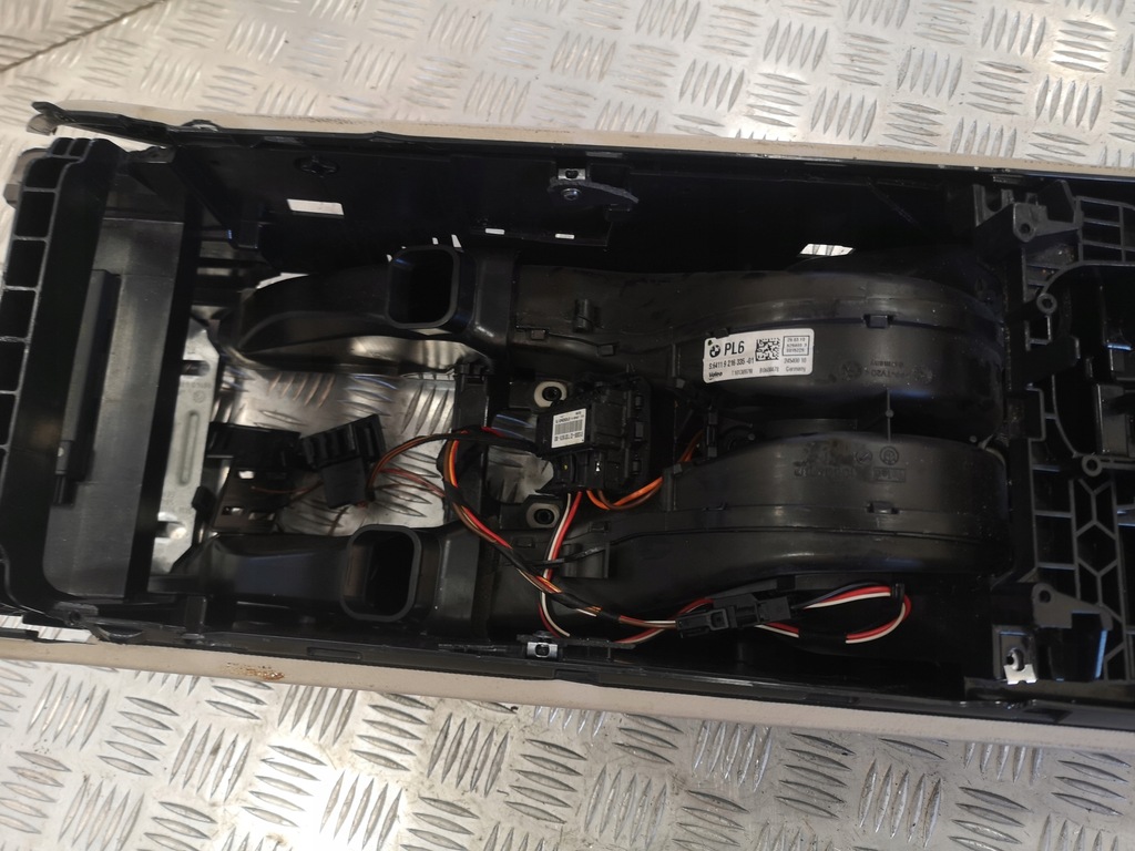 фото №9, Тунель середній підлокітник bmw f01 f02 4-зона