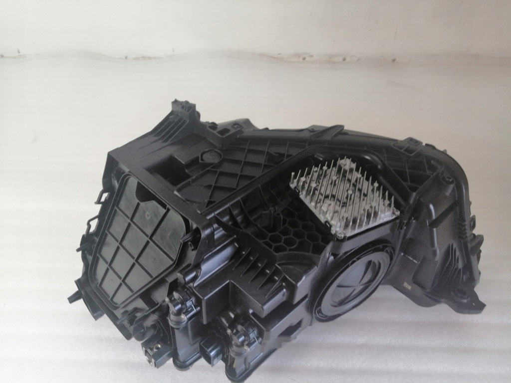 Audi q3 2 фара перед правый  led Доставка