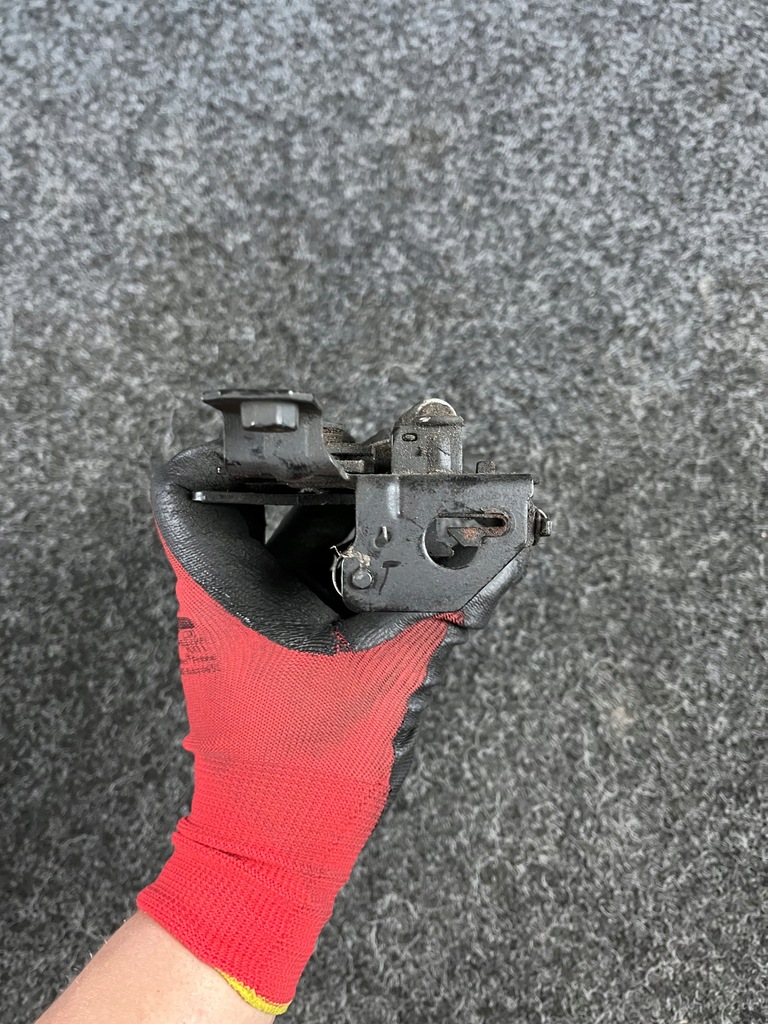 фото №6, Замок капот mercedes w245 w169 a1698800060