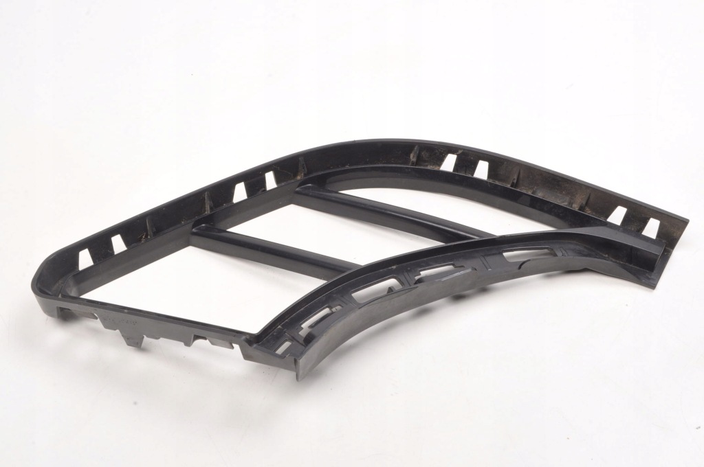 Купити Bmw i4 g26 рамка решітка протитуманної фари ліва 8081681