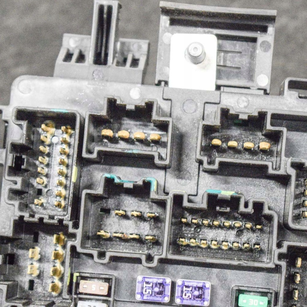 Tesla model x 2016 коробка запобіжників / комплект Недорого