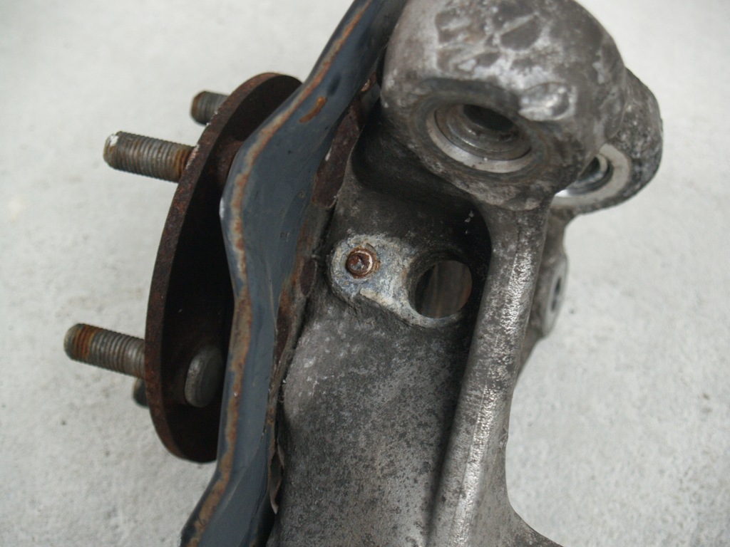 фото №4, Поворотний кулак ступиця права правий перед toyota prius ii