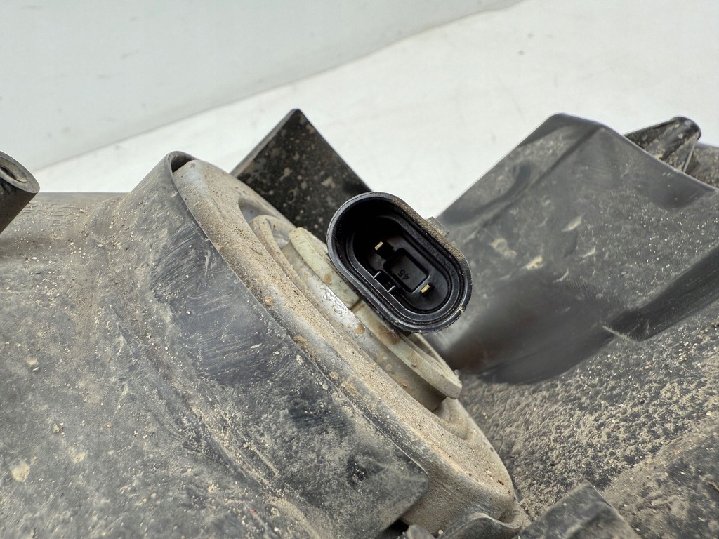 фото №13, Toyota hilux viii 2023 права сторона лампа передня