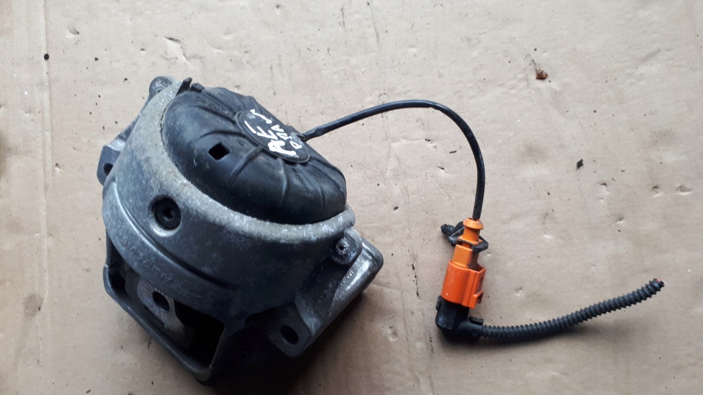 фото №1, S4 b8 lift подушка двигателя правая 3.0 tfsi s5