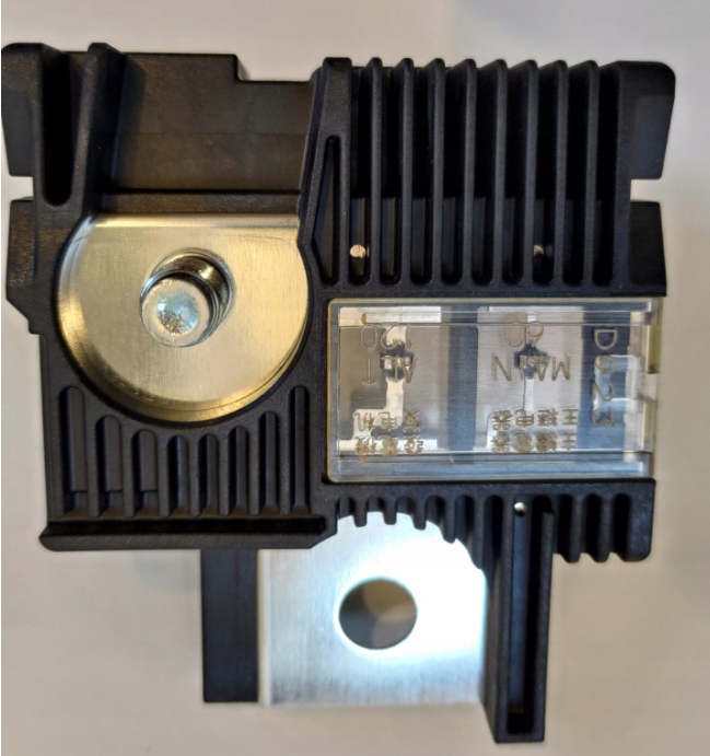 фото №8, Toyota yaris urban cruiser клемма plus предохранители