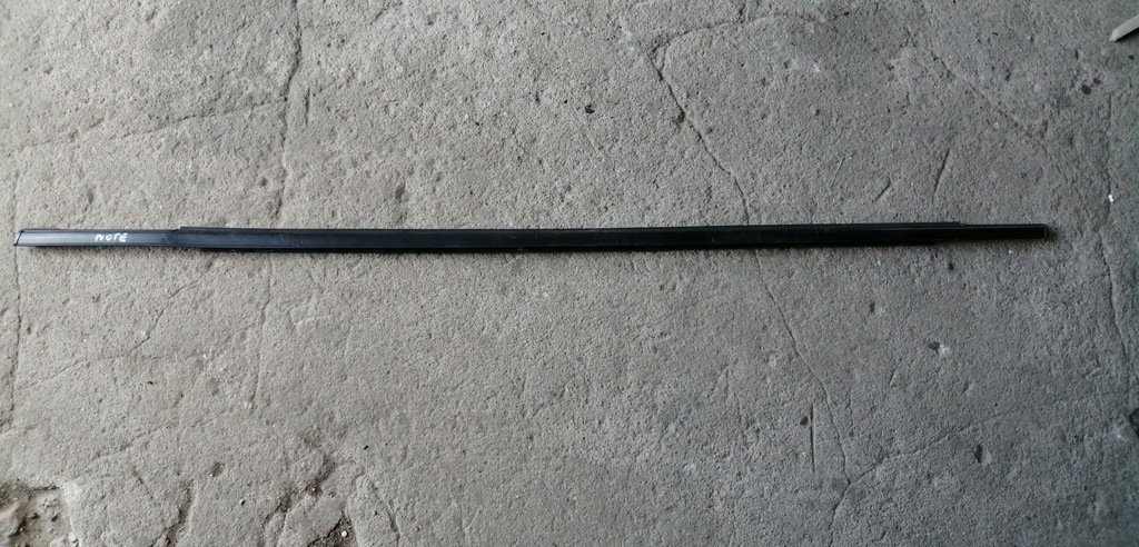 фото №1, Nissan note e12 молдинг ущільнювач лівий перед