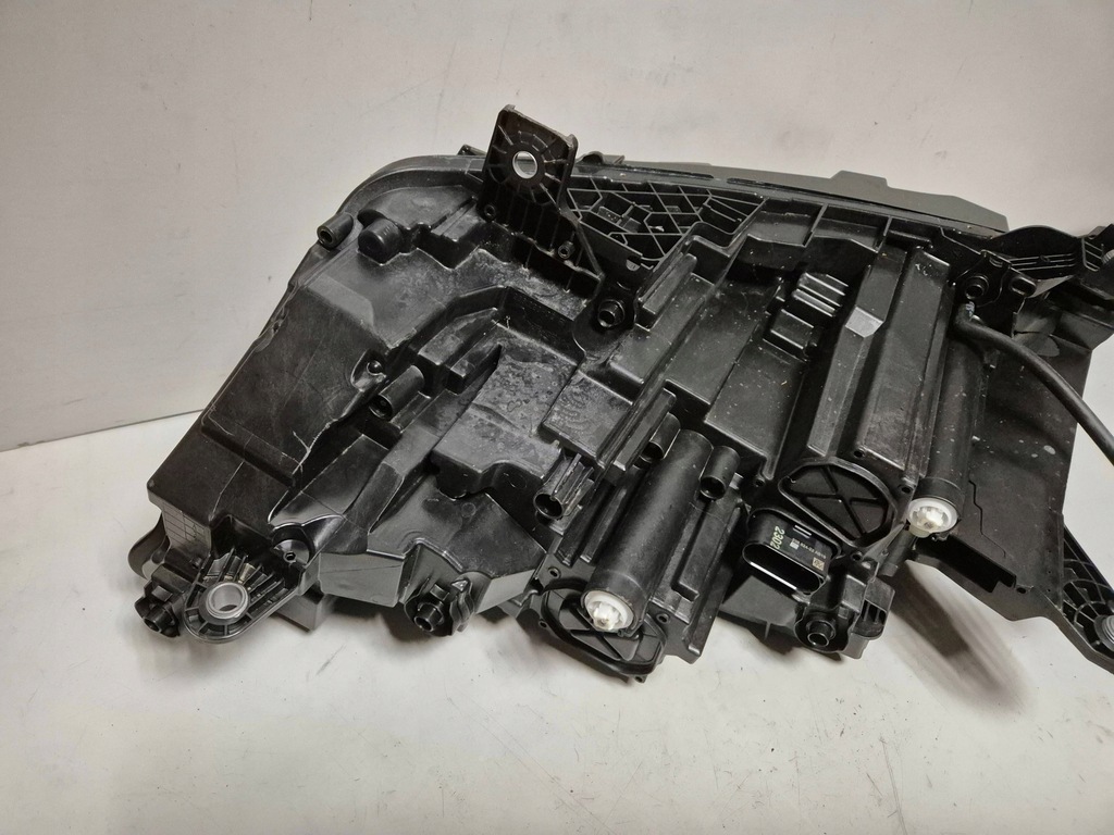 фото №10, Лампа права перед skoda enyaq full led 5lb941016a