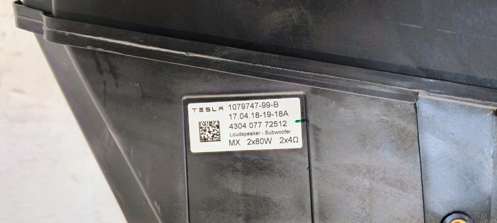 Сабвуфер tesla model 3 Киев