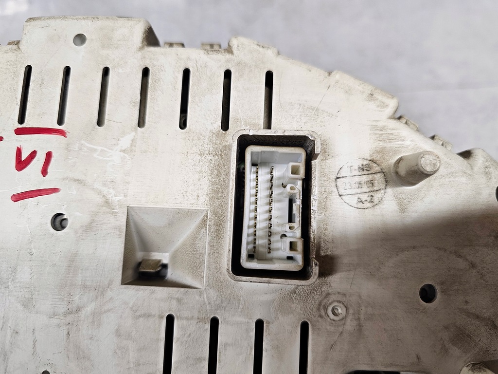 фото №8, Mitsubishi colt vi бензин счетчик приборы mr951770