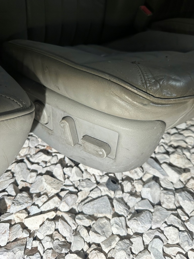 фото №8, Сиденья кожа серая a8 d2 lift audi подогрев