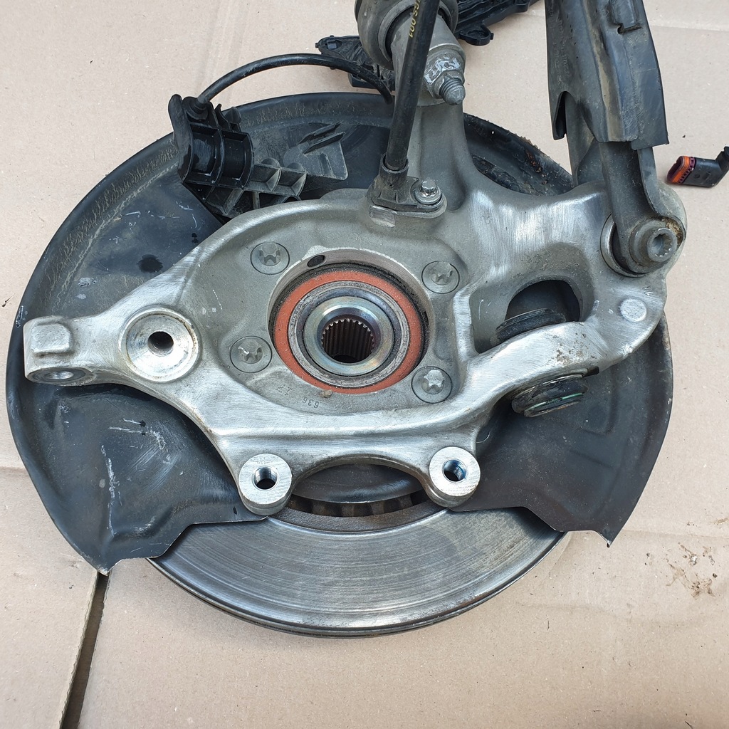 фото №5, Поворотный кулак ступица рычаг задняя w207 3.0 cdi lift