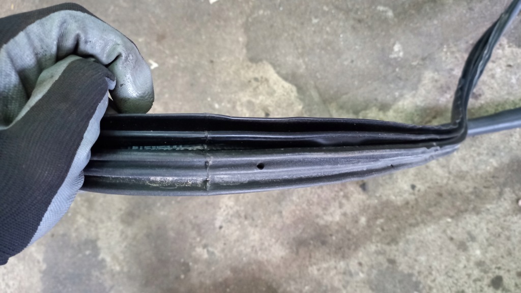 фото №2, Прокладка дверь правый перед volvo c30 08r