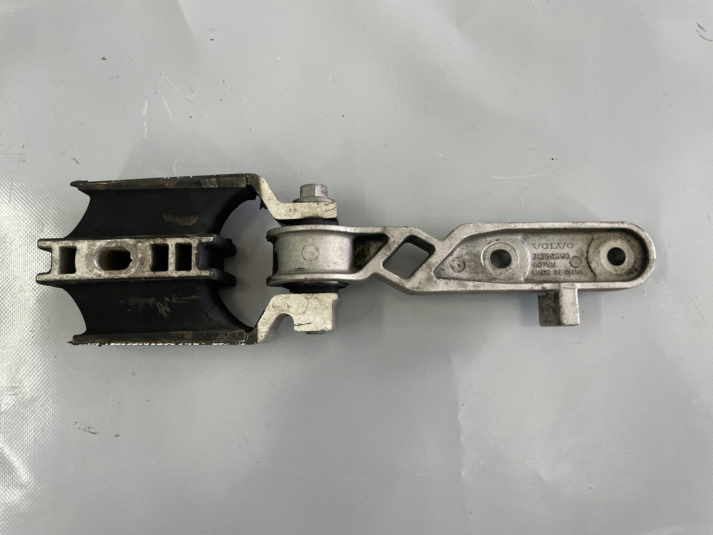 фото №1, Volvo s90 ii 2.0 d4 кронштейн подушка коробки 31359890