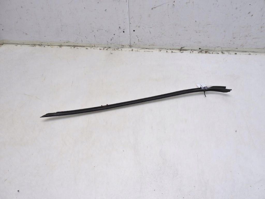 фото №8, Молдинг стекло лобовое правая 354/7 bmw 3 e91