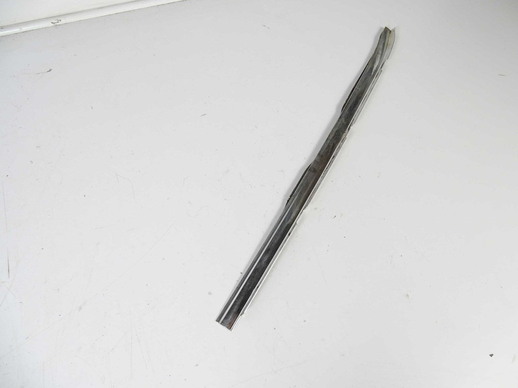 Mercedes s w126 молдинг хром скло правий перед в Україні